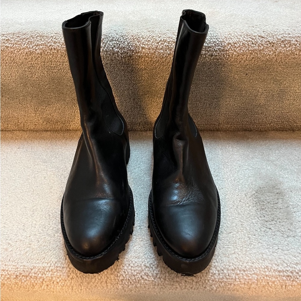 Theory boots black - excellent condition - great for city walking and/or winter